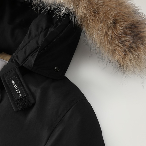 COPY - EUC - Woolrich Arctic Parka in Ramar Cloth with Detachable Fur Trim - Picture 8 of 13